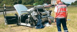 Keine Chance. Der Insasse konnte nur tot geborgen werden.