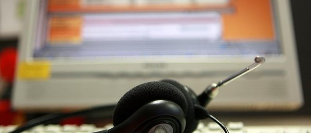 "Schlecht aufgelegt" heißt der erste Roman des Potsdamers Sven Stricker - in dem sich vieles um die Arbeit im Callcenter dreht.
