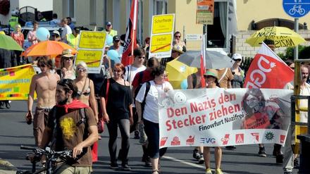 150 Gegendemonstranten waren am Samstag nach Finowfurt gekommen - um gegen ein Rechtsrock-Konzert zu protestieren.