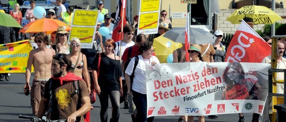 150 Gegendemonstranten waren am Samstag nach Finowfurt gekommen - um gegen ein Rechtsrock-Konzert zu protestieren.