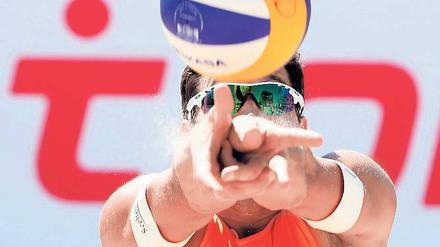Auf Erfolgskurs. Bei der diesjährigen smart beach tour in Binz auf Rügen kam Jonathan Erdmann (Foto) mit seinem Berliner Partner Kay Matysik auf den fünften Platz. Zuvor hatten sie sich bei der WM in Polen die Bronzemedaille erkämpft.