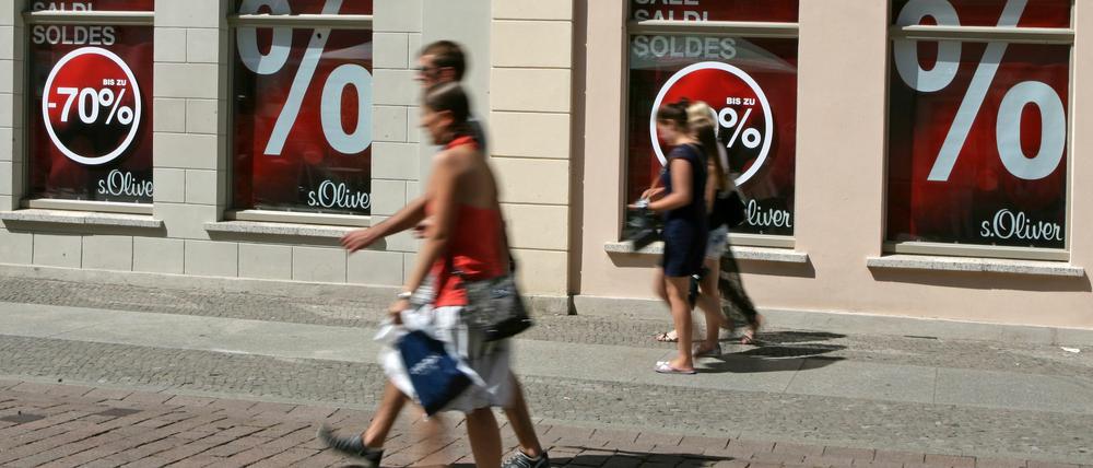 Shoppen in Potsdam: Obwohl es keinen Sommerschlussverkauf mehr gibt, lohnt es sich derzeit.