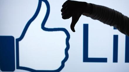 Den einen gefällts - den anderen nicht: Verabredungen für die Schule über Facebook treffen.