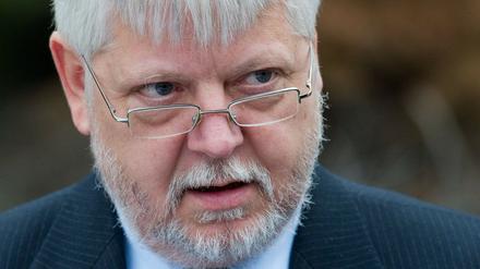 Begleitet von heftigen internen Auseinandersetzungen hat Brandenburgs Landesregierung den Haushaltsentwurf für 2012 verabschiedet. Finanzminister Helmuth Markov (Linke) brüskierte einige Kabinettskollegen.