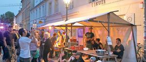 Auf der Straße. In der Hermann-Elflein-Straße wurde gefeiert.