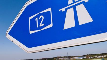 Ein tödlicher Unfall auf der A12 bei Frankfurt (Oder).