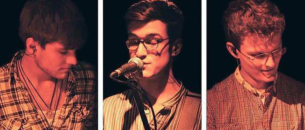 Nicht mehr kleinlaut. Felix Noster (Schlagzeug), Maximilian Sterr (Gitarre und Gesang) und Waldemar Schneider (Keyboard, v.l.) sind jetzt John Apart.