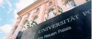 Vorreiter oder Sprachpanscher: Nach der Entscheidung des Senats der Uni Potsdam zum generischen Femininum wird gestritten, ob diese Sprachreform wirklich sinnvoll ist.