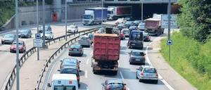 Vorsicht, Staugefahr. Ab Donnerstag, 9 Uhr, gibt es hier nur noch eine Fahrspur gen Norden – statt drei.