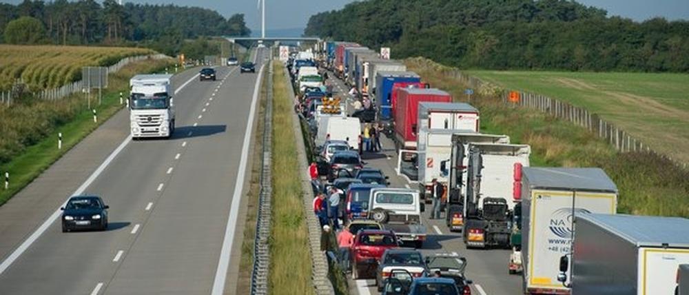 Auch auf der A12 Richtung Frankfurt (Oder) wird gebaut, wer in Urlaub fährt, sollte generell Geduld mitbringen.