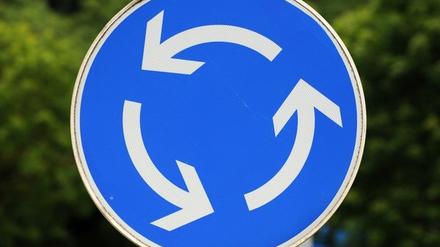 Boing! Boing! Neue Verkehrsschilder sollen einfach zurückschnellen, wenn sie umgefahren werden.