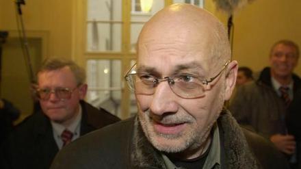 Scheint es nicht lassen zu können: Gegen den Rechtsextremisten Horst Mahler wird erneut wegen Volksverhetzung ermittelt.