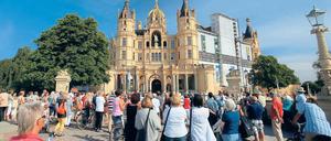 Schön, aber trotzdem nicht in Brandenburg: Das Schweriner Schloss gehört nicht ins märkische Schwerin sondern eindeutig in die mecklenburgische Landeshauptstadt.