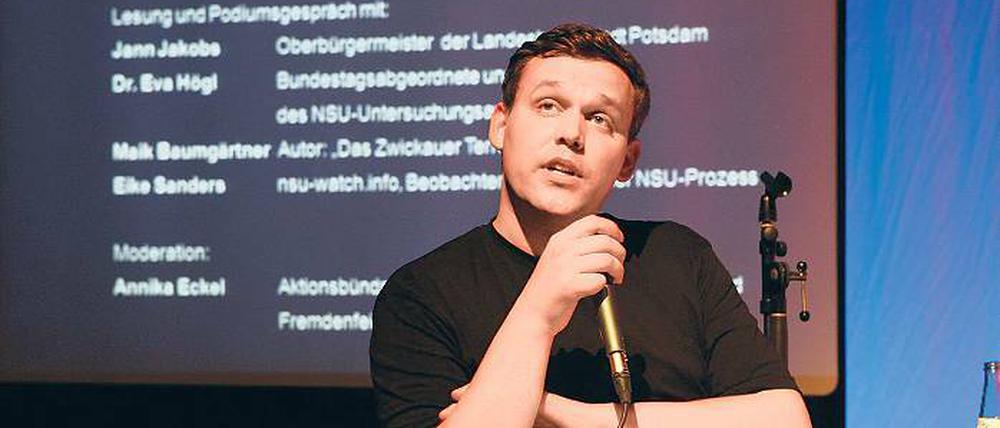 Das Zwickauer Terror-Trio hat sich viel von der britischen Neonaziszene abgeschaut. So der Journalist und Buchautor Maik Baumgärtner bei der Diskussion „Die Aufklärung der NSU-Mordserie – eine kritische Zwischenbilanz“.