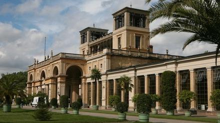 Schön gestutzte Hecken, nicht nur an der Orangerie im Park Sanssouci: Die Schlösserstiftung will neue Gärtner einstellen.
