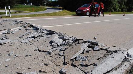 Auch in Bayern gab es schon Hitzeschäden auf der Autobahn, jetzt ist auch zwischen Beelitz und Brück der Asphalt geplatzt.