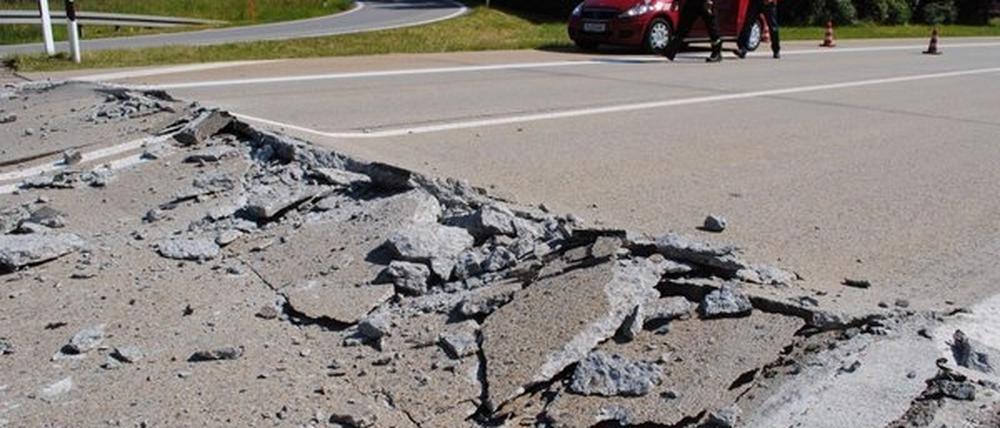 Auch in Bayern gab es schon Hitzeschäden auf der Autobahn, jetzt ist auch zwischen Beelitz und Brück der Asphalt geplatzt.