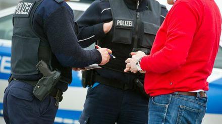 Weit kamen sie diesmal nicht - nach kurzer Flucht wurde die Beute sichergestellt und die Diebe verhaftet.