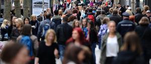 180 000 mehr oder weniger....Berlin hat sich bei seine Einwohnerzahlen in den vergangenen Jahren grob verschätzt. Jetzt müssen womöglich Gelder zurückgezahlt werden.