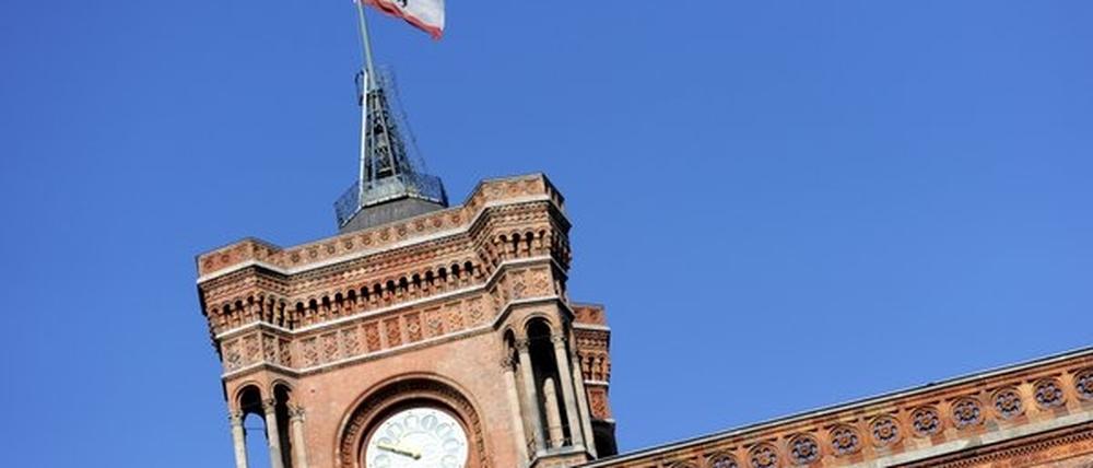 Lebt auf zu großem Fuß: Berlin.