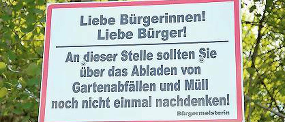Rathausappell an Eosanderstraße. Auch solche Schilder werden missachtet.