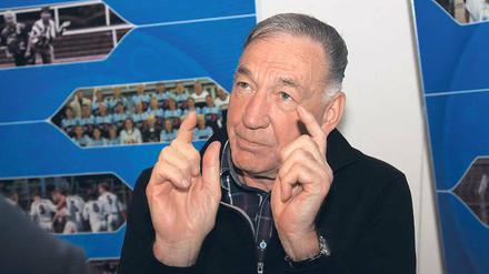 „Mister Frauenfußball“. Bernd Schröder blickt auf eine erfolgreiche Saison zurück.
