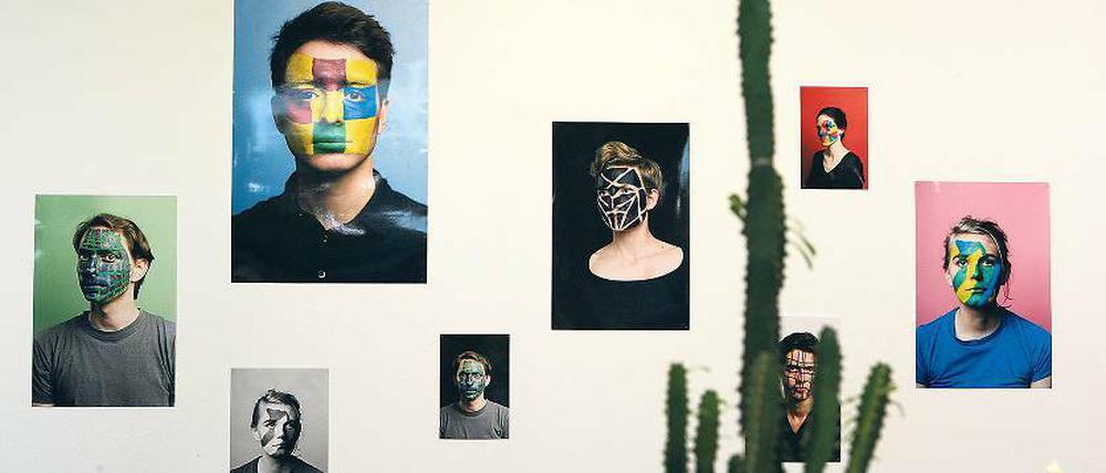 Sind so komische Gesichter. Blick in die Ausstellung „Solid & Liquid – über Grafik-Design und visuelle Kultur“ im Pavillon auf der Freundschaftsinsel.