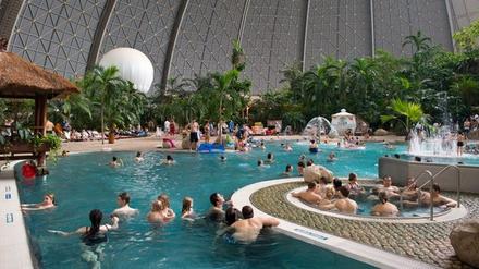 Ein 15-Jähriger aus hessen ist im Freizeitbad "Tropical Islands" tödlich verunglückt. Grund waren offenbar Herzprobleme.