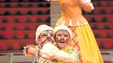 Mit viel Klamauk. „Hunger und Liebe“ im Schlosstheater.