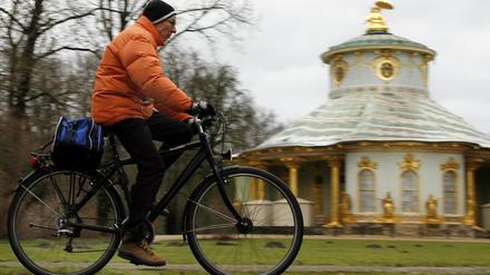 Im Park nicht erlaubt, auf den Straßen gefährlich: Fahrradfahren in Potsdam.