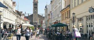 Ausbaufähig. Im Vergleich mit Einkaufsmeilen anderer Städte schneidet die Brandenburger Straße in Potsdam bei den Passantenzahlen eher schlecht ab. Ein Grund ist wohl die Nähe zum Shoppingparadies Berlin.