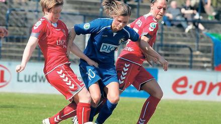 Nimmt Abschied. Patricia Hanebeck (Mitte) im Spiel gegen Jena.
