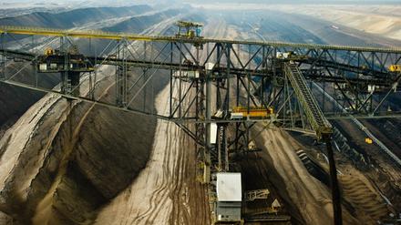 Die Abraum-Förderbrücke im Braunkohle-Tagebau der Vattenfall Europe AG in Jänschwalde plante dort auch ein CCS-Demonstrationskraftwerk zur Abtrennung von Kohlendioxid.