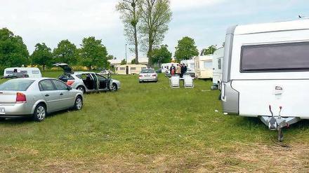 Gäste aus Frankreich. Mit 40 Wohnwagen sind die Familien gekommen.
