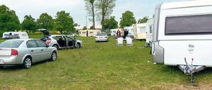 Gäste aus Frankreich. Mit 40 Wohnwagen sind die Familien gekommen.