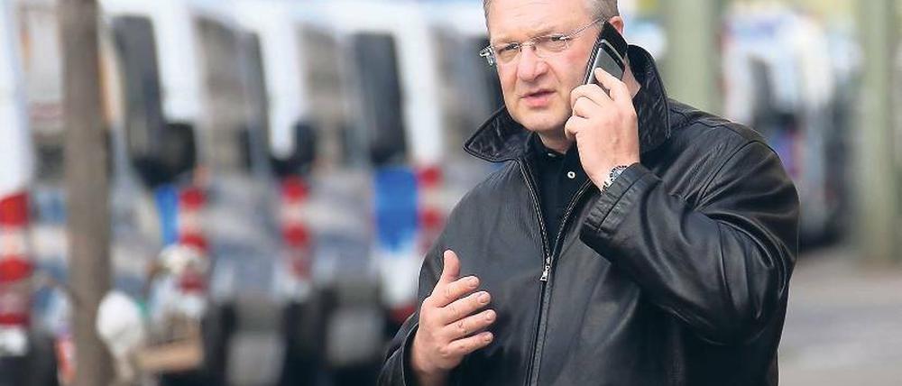 „Mein Vertrauen in die Polizei ist schwer erschüttert“. Innensenator Frank Henkel im Mai 2013.