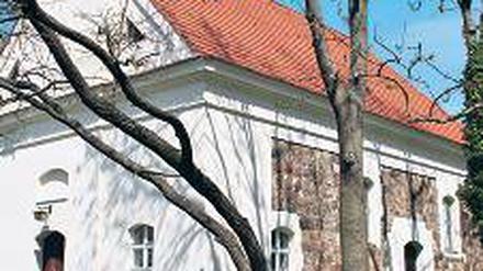 Fachwerk und Feldstein. Die Kirche in Trebus steht am Jakobsweg und geht auf das 13. Jahrhundert zurück.