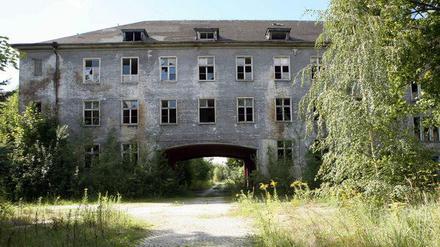 Auf dem Geländer der ehemaligen Kaserne in Krampnitz sollen neue Wohnungen entstehen, die die Stadt Potsdam dringend braucht. Doch das Land will einen Teil des geplanten Bauareals aus der Planung herausnehmen - es geht um den Landschaftsschutz.