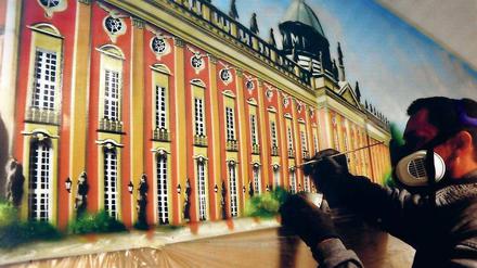 Ein Schloss für den Kindergarten. Das Neue Palais war der Auftrag einer Potsdamer Kita: ein Panorama aus örtlichen Sehenswürdigkeiten für einen Innenraum. Art-Efx bemalt auch mehrgeschossige Häuserwände mit Werbung oder falschen Balkonen.