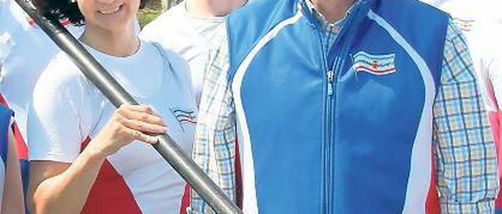 Die Chefin. Corina Wartenberg-Zschuppe mit Masters-Ruderern.