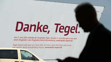 Danke - aber nein Danke! Die Luftverkehrsbranche hält wenig von Mehdorns Idee, den BER nur häppchenweise zu eröffen - bei laufendem Weiterbetrieb in Tegel.