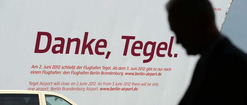 Danke - aber nein Danke! Die Luftverkehrsbranche hält wenig von Mehdorns Idee, den BER nur häppchenweise zu eröffen - bei laufendem Weiterbetrieb in Tegel.