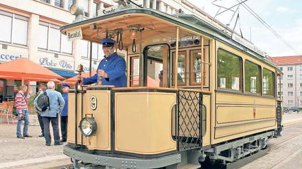 18 Sitze, zwei Motoren. Die erste Elektrische geht auf Sonderfahrt.