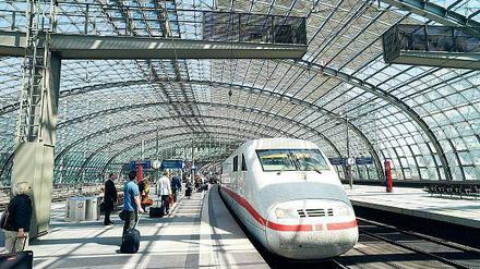Jetzt aber zügig. Die Diskussion um eine Verlängerung des Dachs des Berliner Hauptbahnhofs nimmt wieder Fahrt auf.