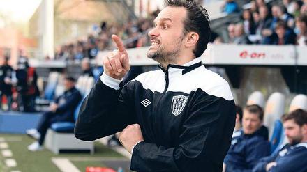 Rechtzeitig zum Ablauf der 15-Tagesfrist von Übergangscoach Almedin Civa (Foto) hat Fußball-Drittligist SV Babelsberg 03 am Montag in Dieter Timme einen neuen Trainer mit UEFA-Pro-Lizenz präsentiert.