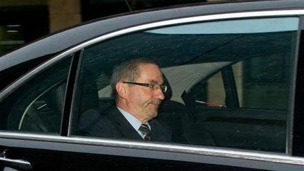 Er wollte beim Schallschutz sparen - ein Grund für Ministerpräsident Platzeck, jetzt zurückzutreten?