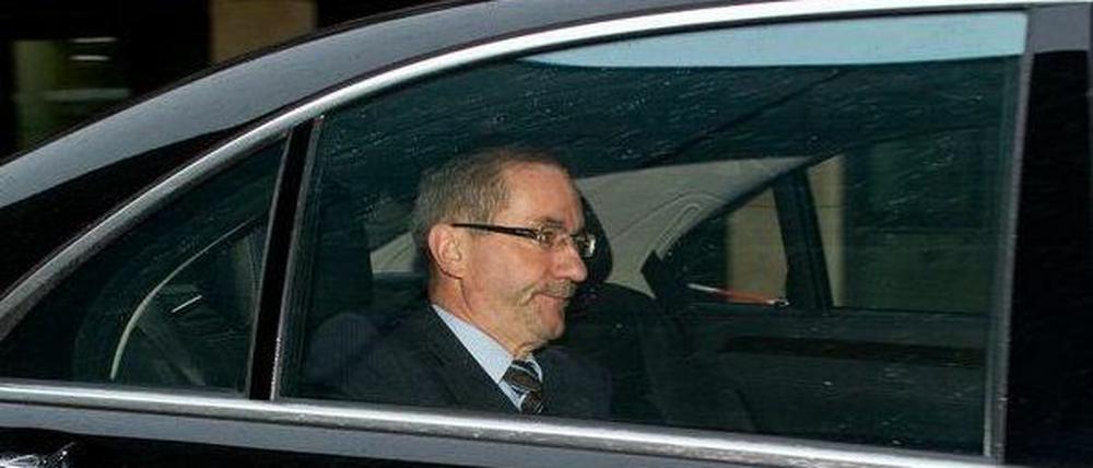 Er wollte beim Schallschutz sparen - ein Grund für Ministerpräsident Platzeck, jetzt zurückzutreten?