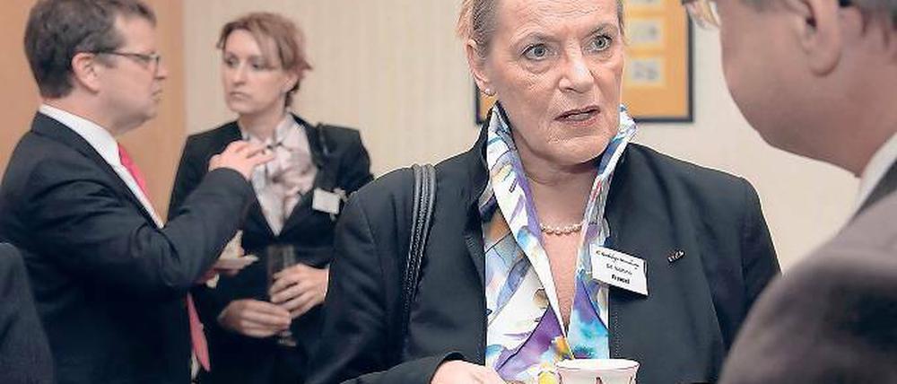 Im Gespräch. Bänkerin Salata (li.) und Bettina Frenzel von Habakus.