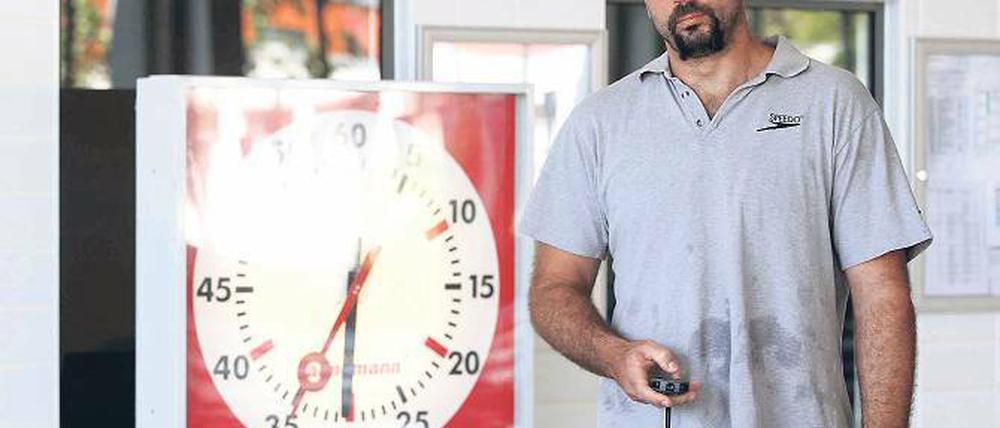 Erwartet neue Bestzeiten. Trainer Jörg Hoffmann fordert von seinen Athleten, dass sie sich in der nacholympischen Saison im Kreis der etablierten deutschen Schwimmer festsetzen.