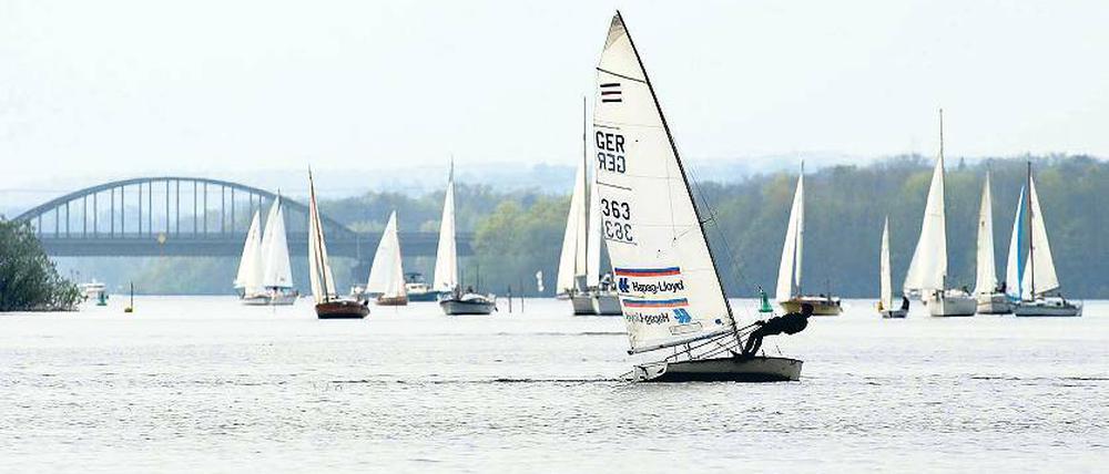 Start in die neue Saison. Am morgigen Sonntag treffen sich die Segler des Potsdamer Reviers auf dem Oberen Templiner See wieder zu ihrem traditionellen Ansegeln.